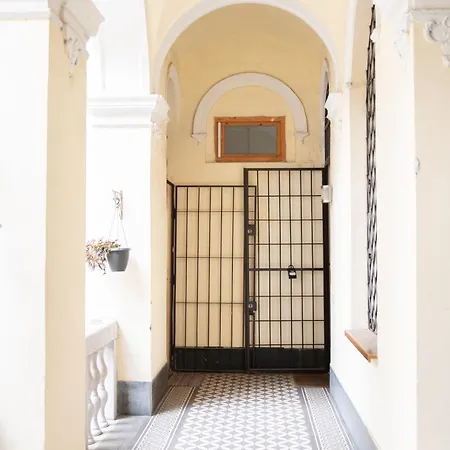 Danube Dwelling Akacfa 41 *