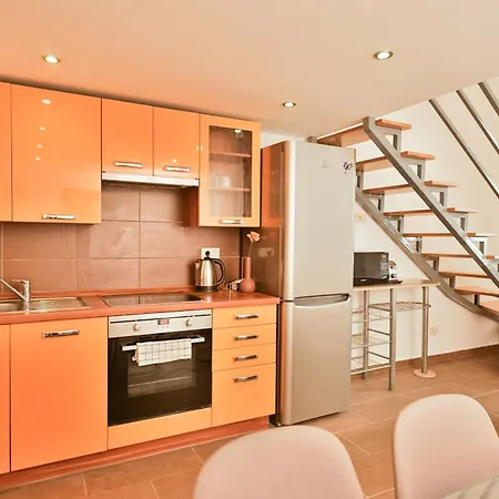 아파트 Danube Dwelling Akacfa 41 *