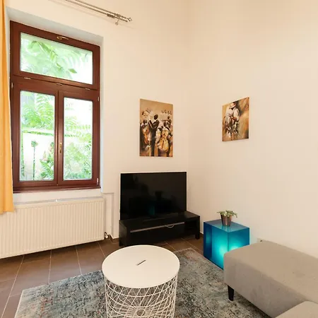 Danube Dwelling Akacfa 41