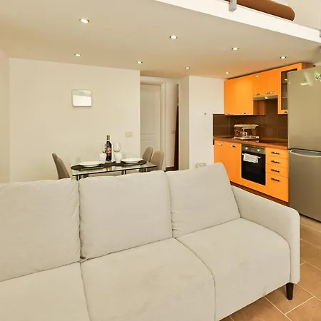 Danube Dwelling Akacfa 41